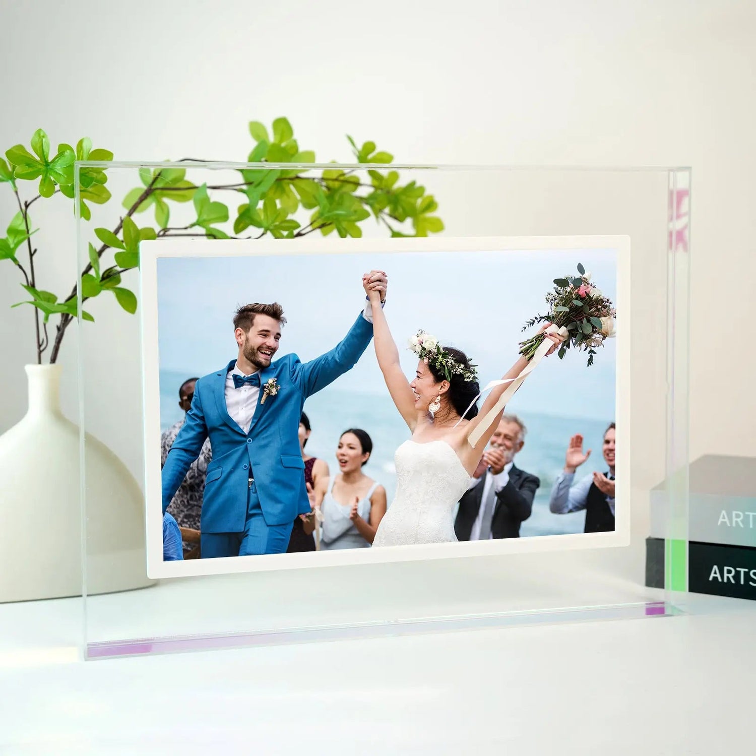 Pintura Canvas: Magnetic Multi-Screen Digital Frames